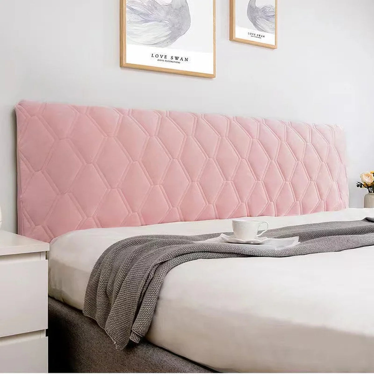 Housse de tête de lit extensible en velours matelassé – anti-poussière