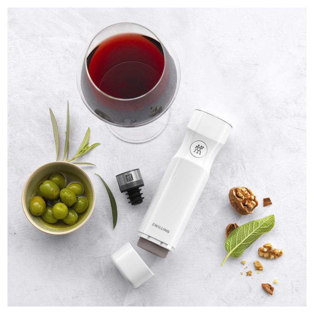 Bouchon à vin sous vide ZWILLING Fresh & Save avec pompe, verre de vin et olives