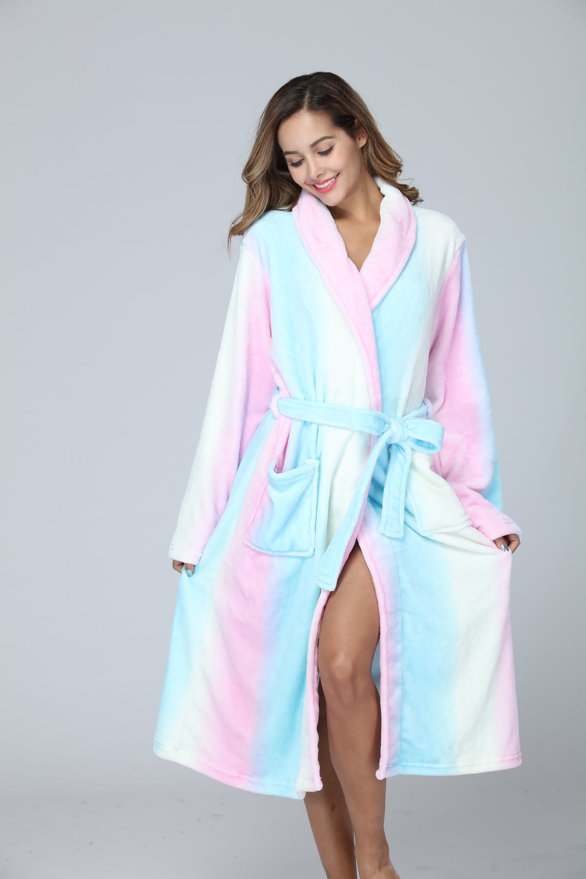 Peignoir long en polaire pelucheuse RONGTAI avec capuche et poches – Chemise de nuit épaisse et moelleuse pour femme et homme