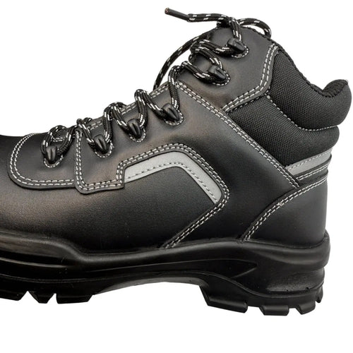 Chaussure de sécurité noire en cuir avec accents gris et lacets noirs, vue de côté, sur fond blanc