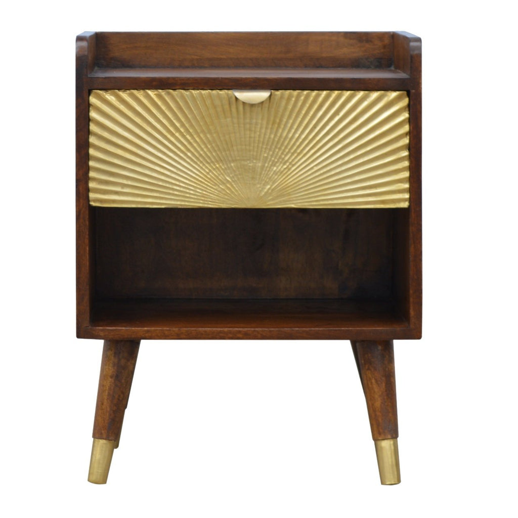 Table de chevet Manila Gold en bois de manguier massif, 1 tiroir plaqué laiton, fini châtaigne