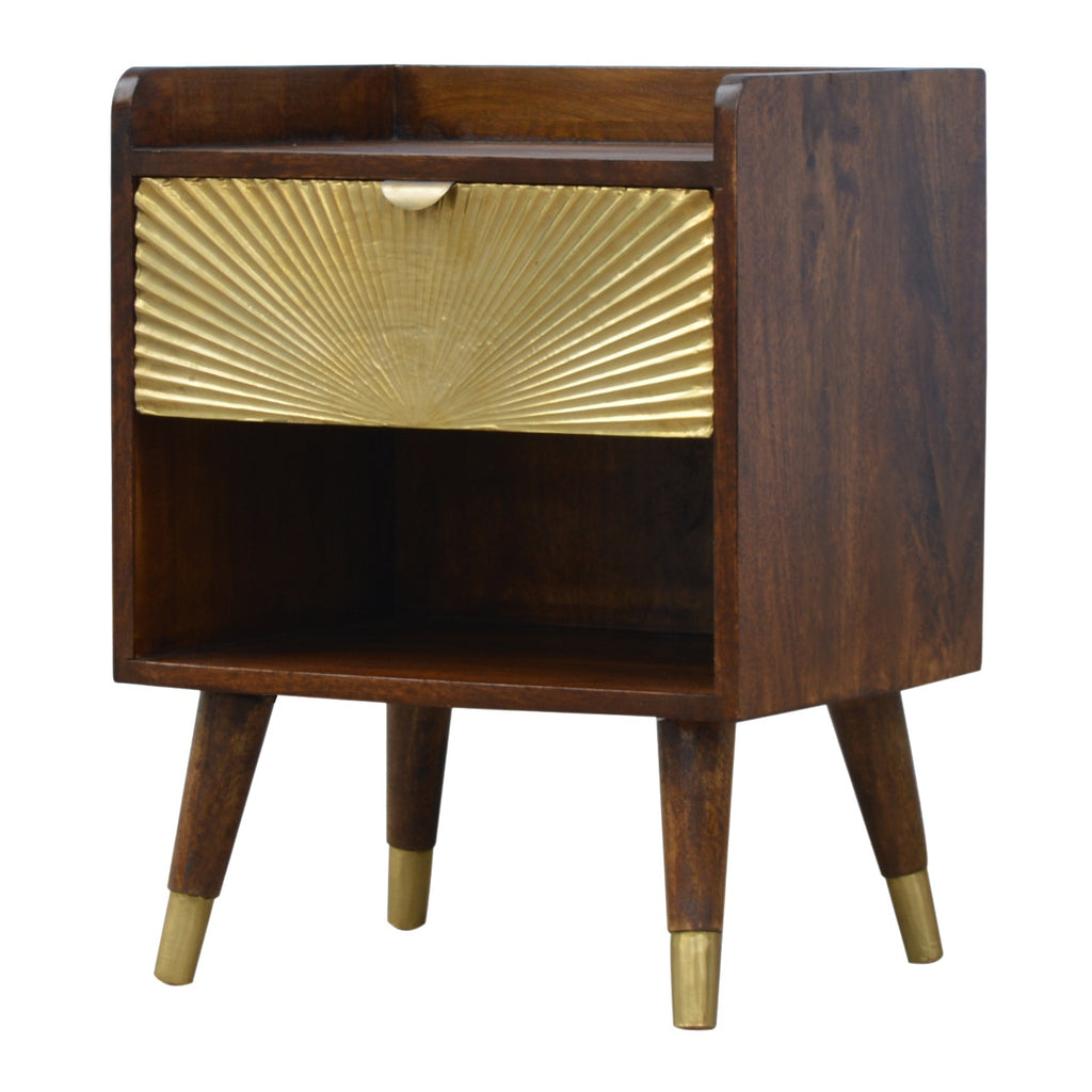 Table de chevet Manila Gold en bois de manguier massif, 1 tiroir plaqué laiton, fini châtaigne