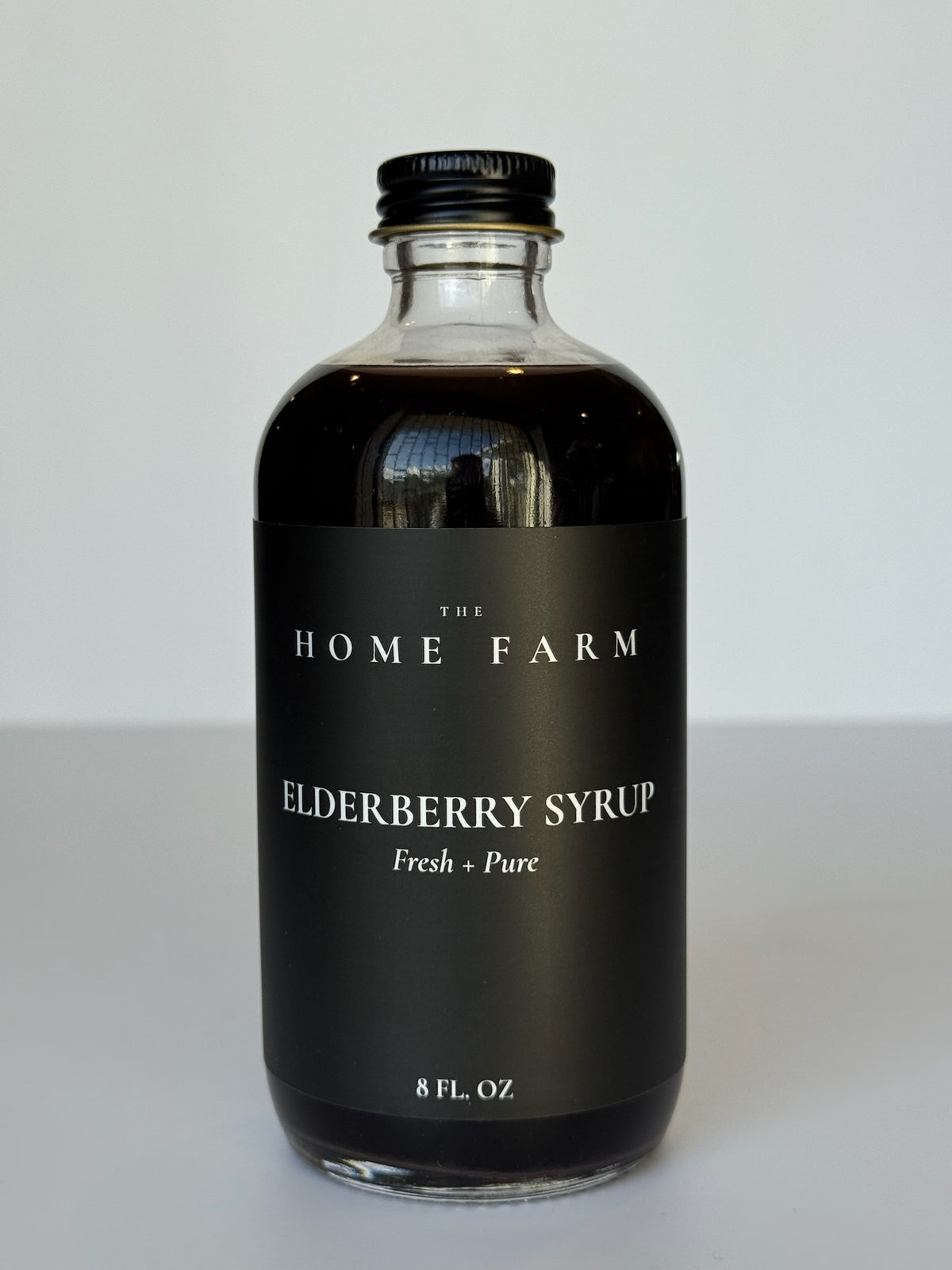 Bouteille de sirop de sureau The Home Farm, 240 ml, vue de face